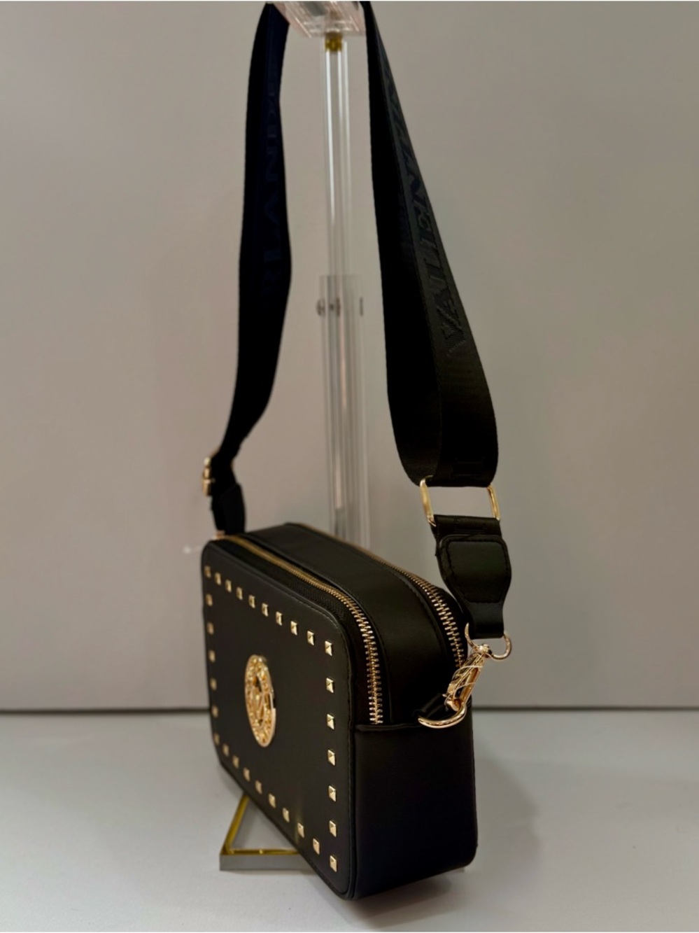 Valentino by Mario Valentino Studded Crossbody Camera Bag NWT - Picture 4 of 7